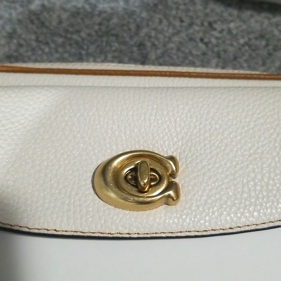 Coach Bags Nwt Coach Willow Camera Crossbody In Chalk Poshmark